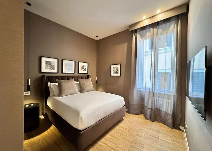 The Condotti - Luxury Serviced * Roma