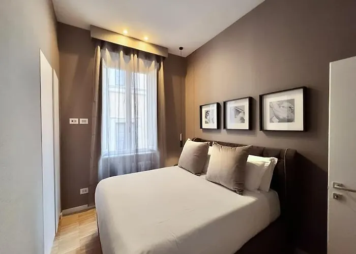 The Condotti - Luxury Serviced * Roma