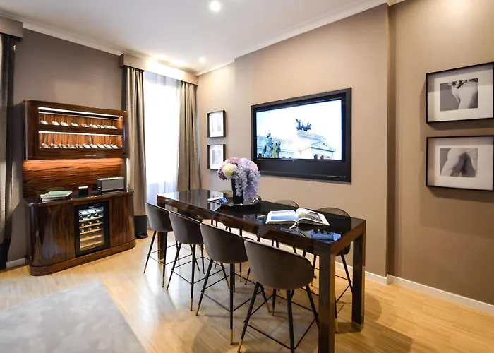 The Condotti - Luxury Serviced Apartamento