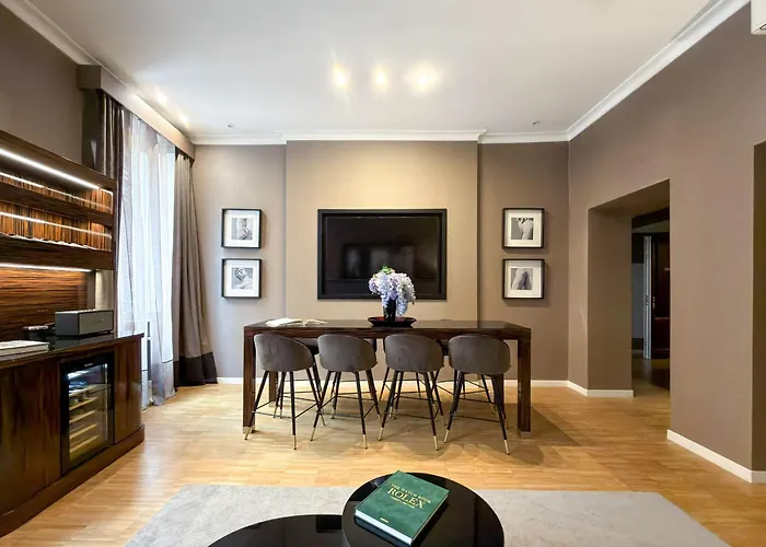 The Condotti - Luxury Serviced Apartamento Roma